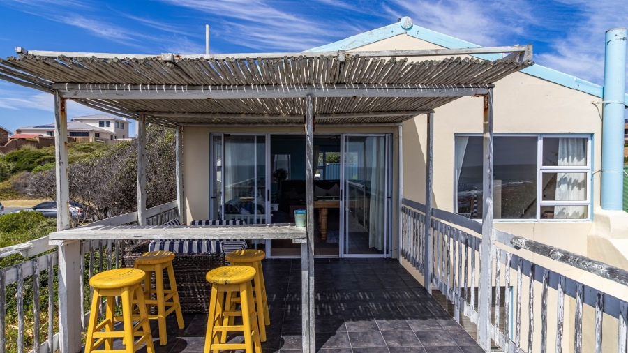 4 Bedroom Property for Sale in Perlemoenbaai Western Cape